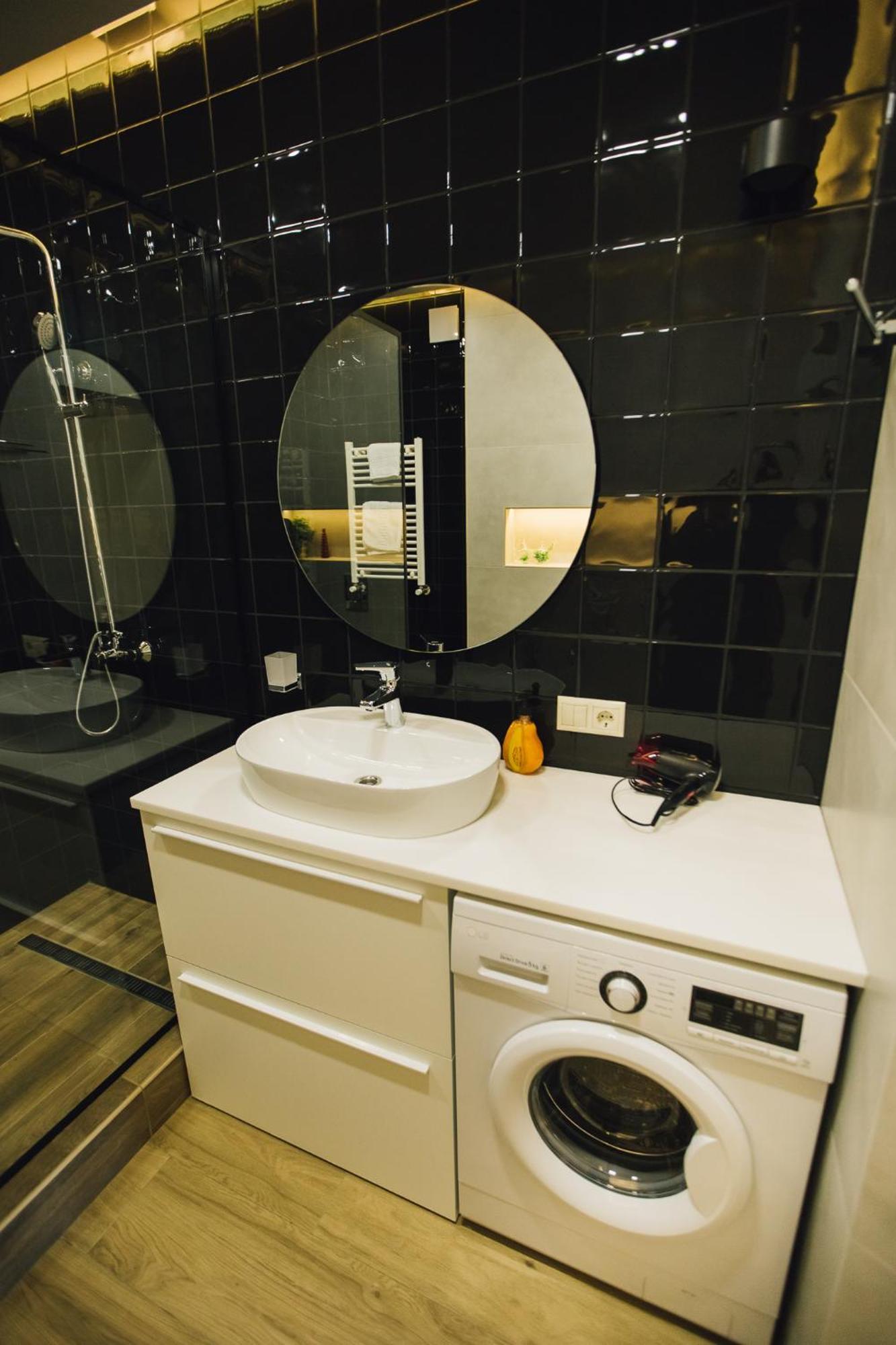 Atlant Luxury Status Apart On Golovna Навпроти Тц Депот, Wi Fi 24 На 7 Tjernivtsi Exteriör bild